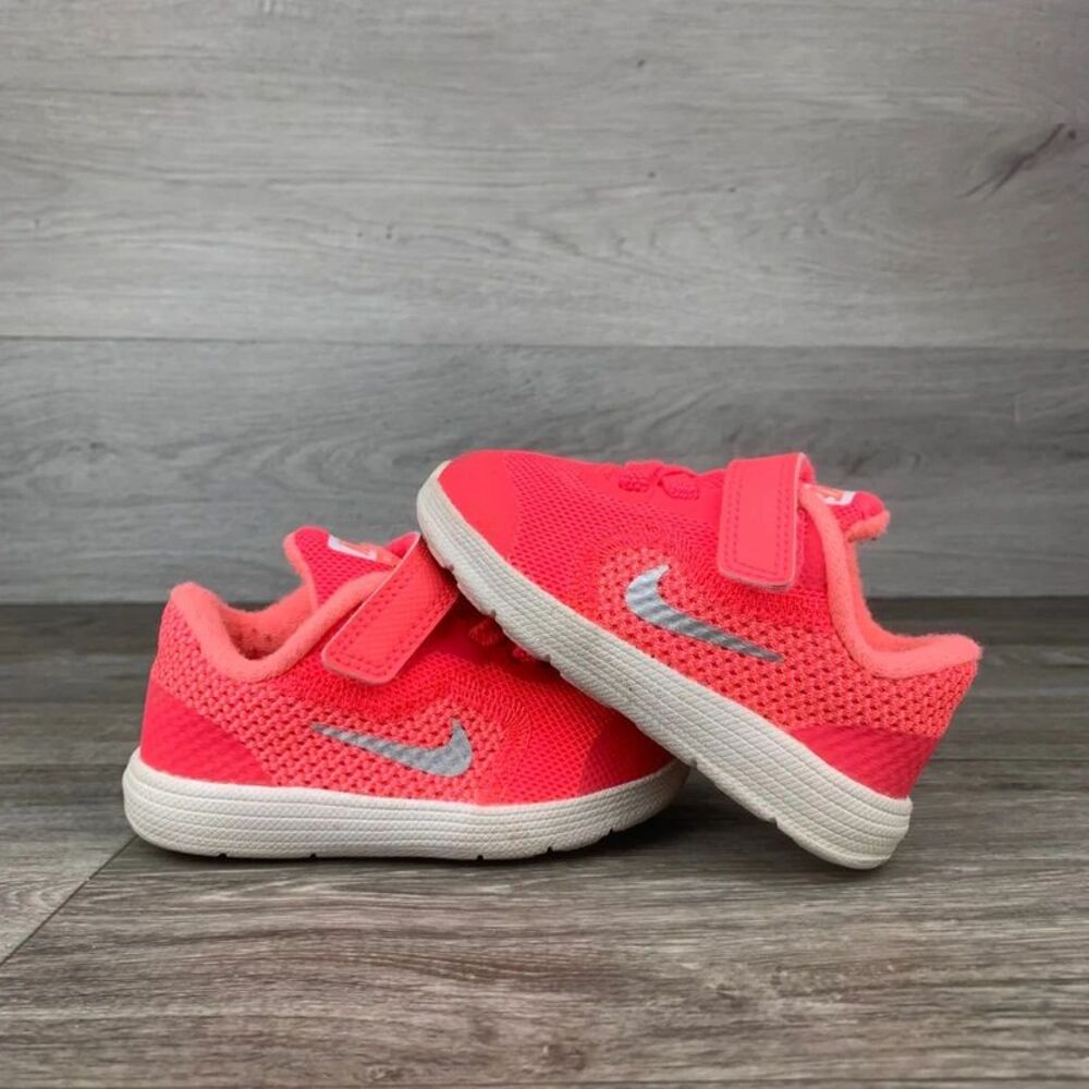 Pink Girls/Toddler Nike Revolution 3 Athletic Nike Shoes size 4c
